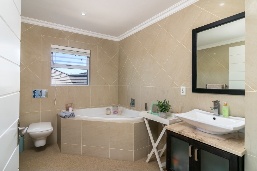 6 Bedroom Property for Sale in Pezula Golf Estate Western Cape